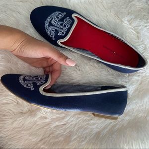 Beautiful vintage Tommy Hilfiger Flats for women size 6.5